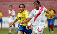 Perú domina el duelo de colistas en Suramericano de fútbol femenino